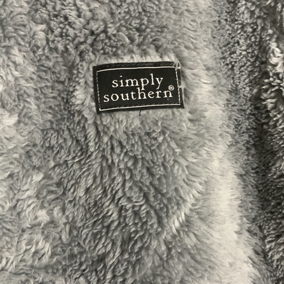 Simply Southern Women’s Classic Cozy Sherpa Quarter Zip Medium Gray - Picture 2 of 7